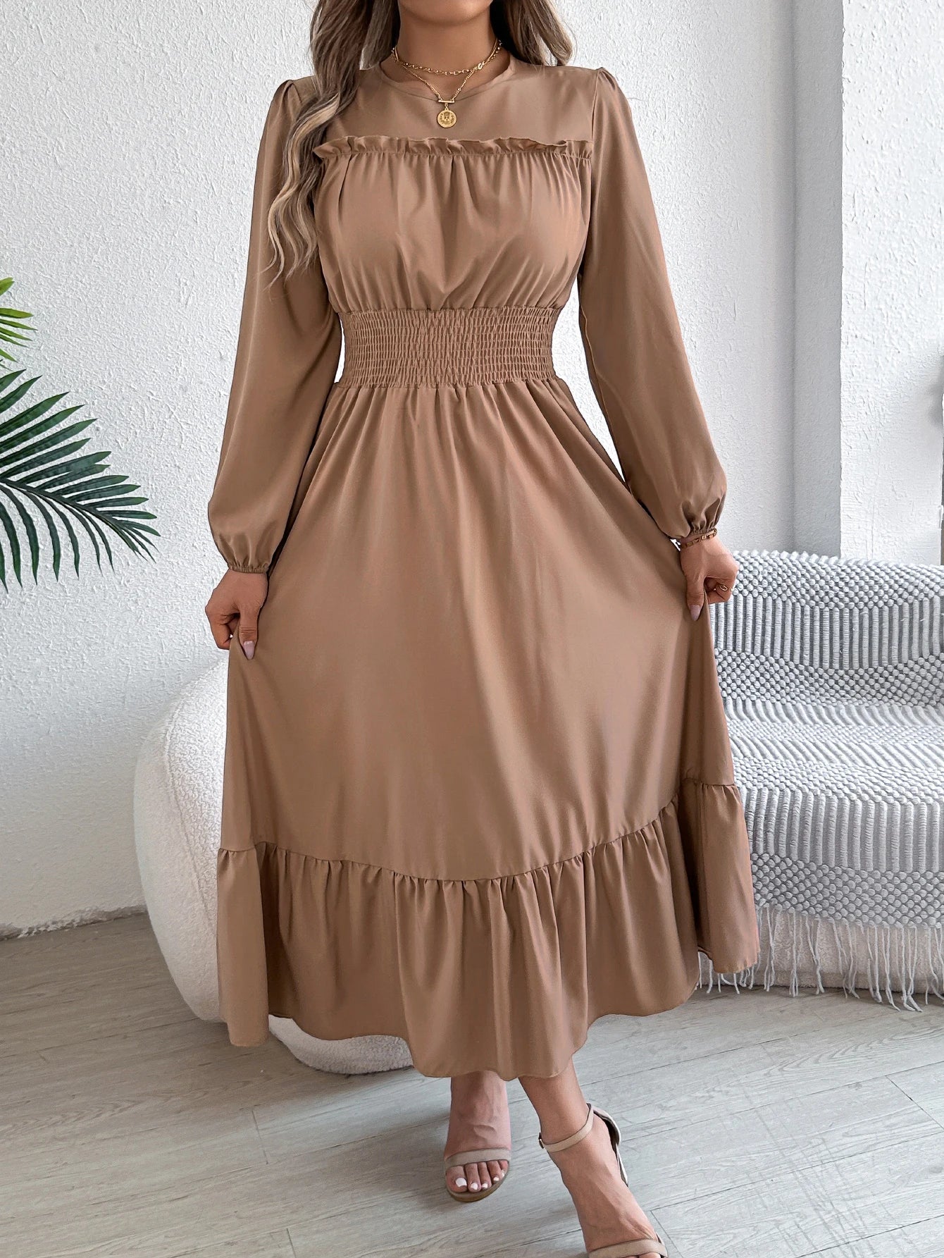 Sophia | Flattering Waist Dress – Elegantly Conceals Curves