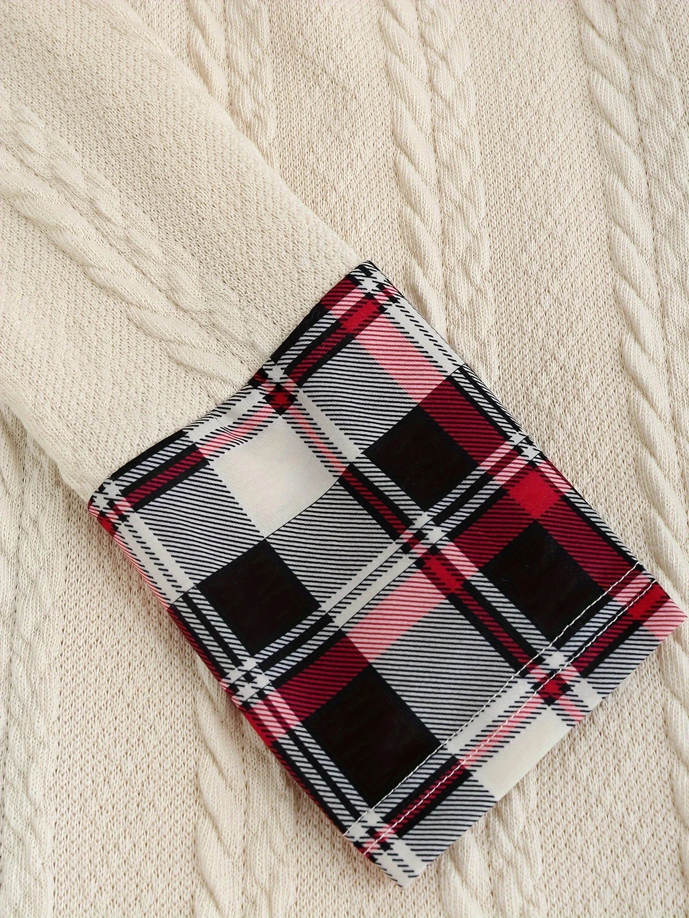 Margaret | Classic Plaid Hooded Knit Dress