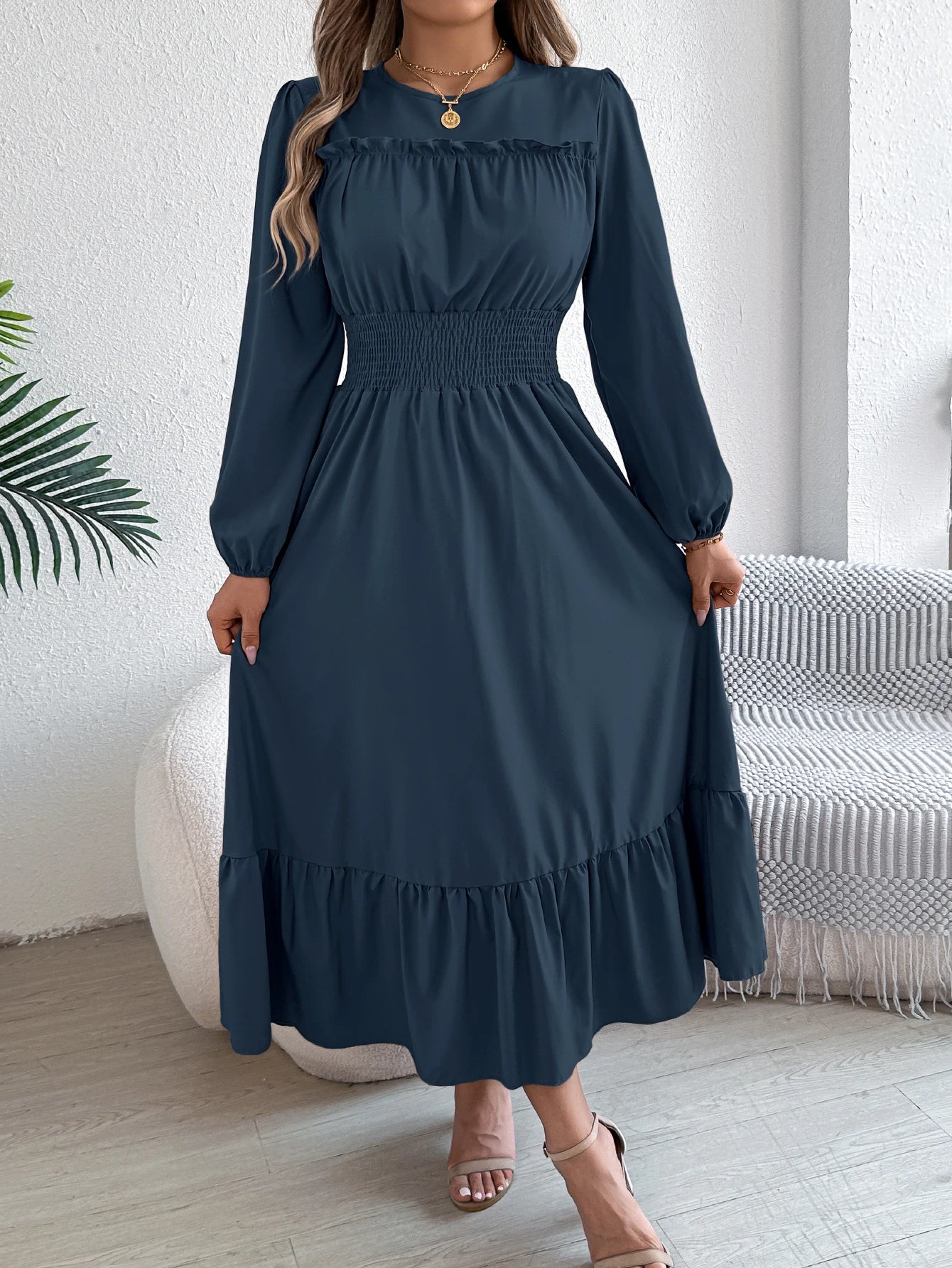 Sophia | Flattering Waist Dress – Elegantly Conceals Curves