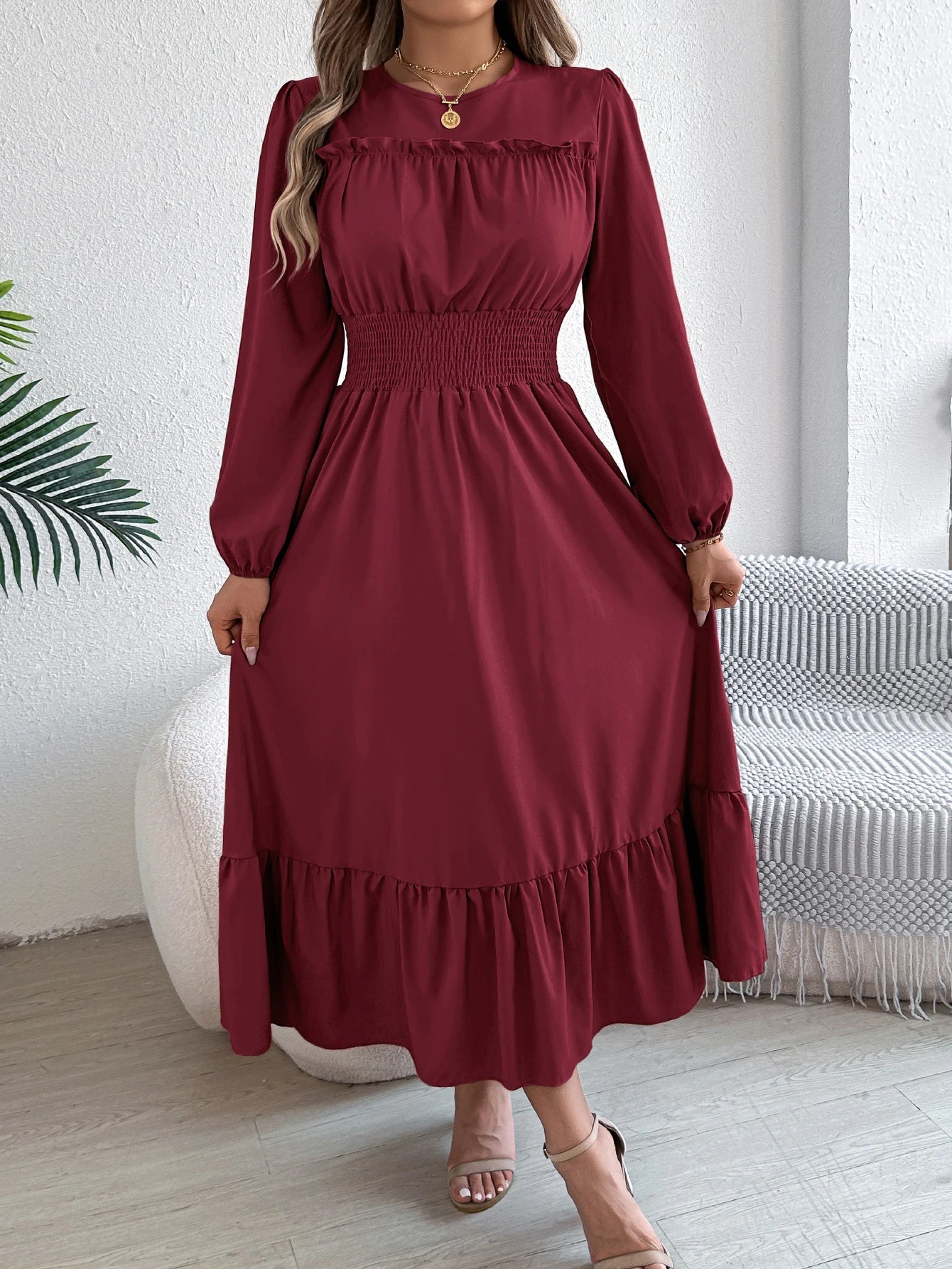 Sophia | Flattering Waist Dress – Elegantly Conceals Curves