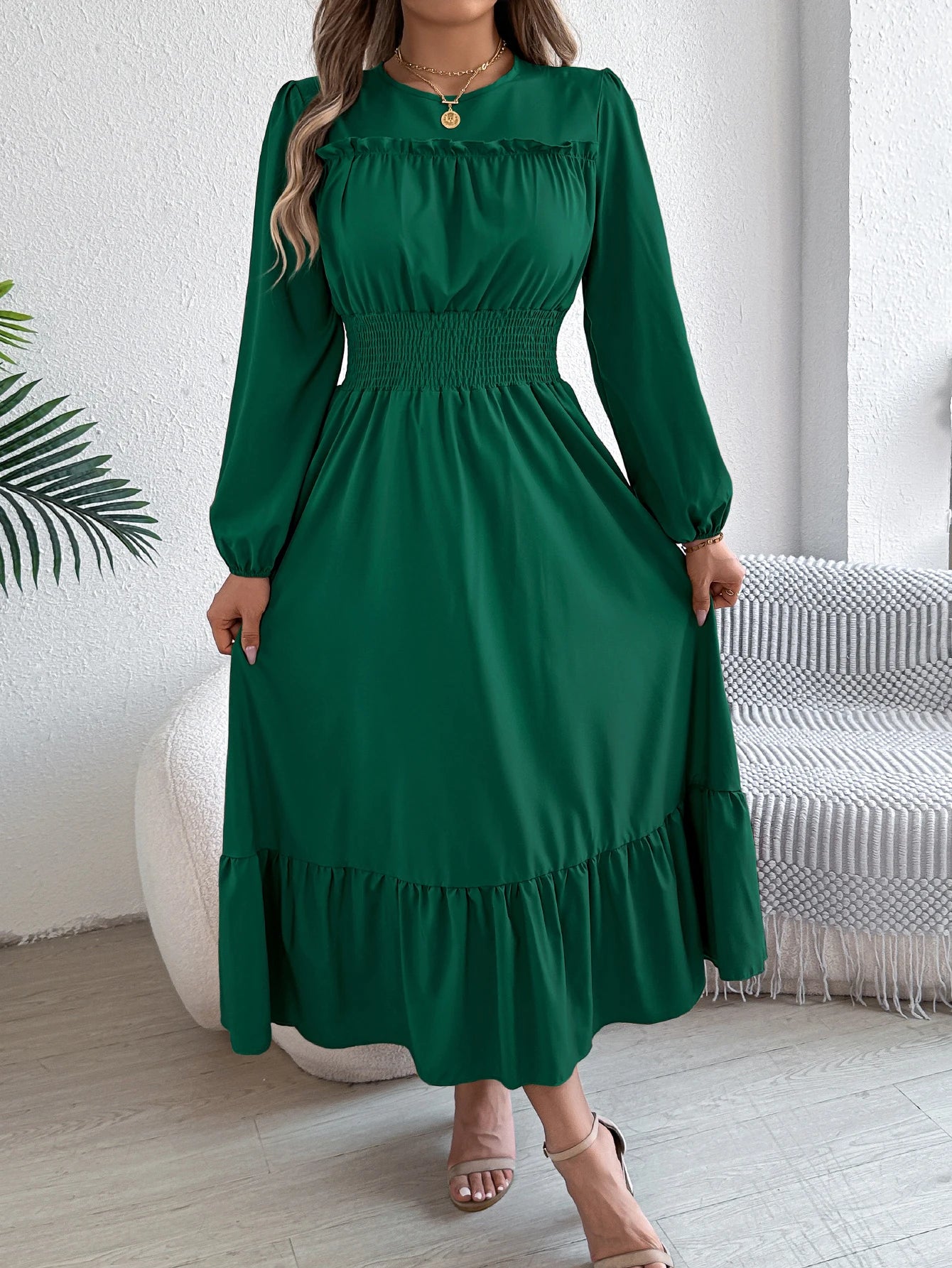 Sophia | Flattering Waist Dress – Elegantly Conceals Curves