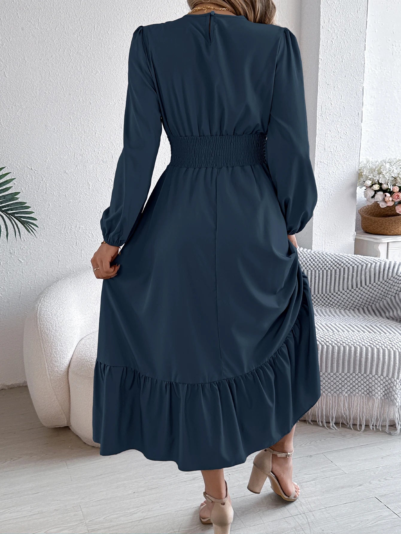 Sophia | Flattering Waist Dress – Elegantly Conceals Curves