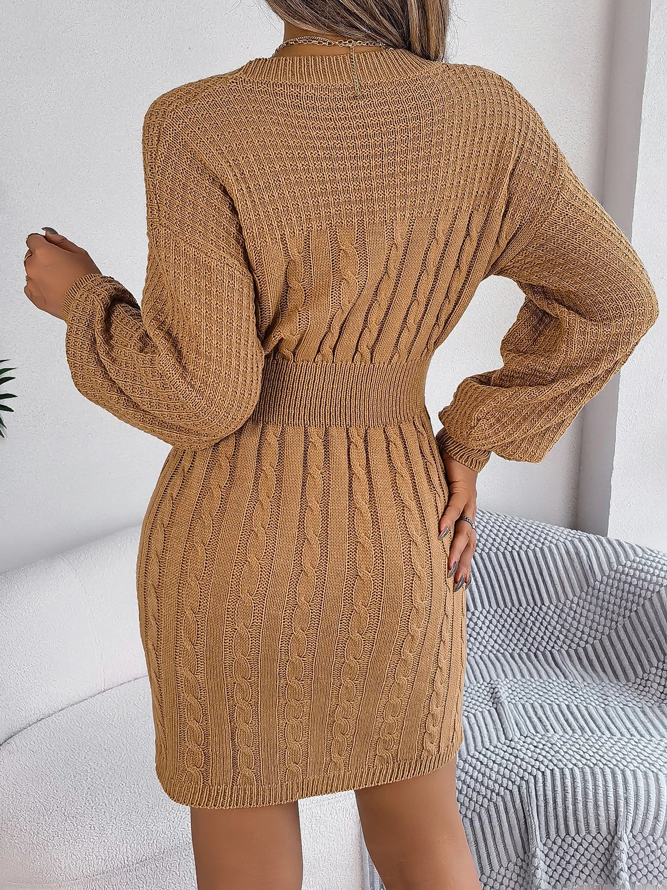 Elise | Elegant Keyhole Knit Dress